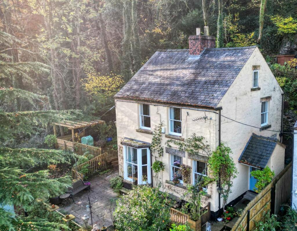 Drone - front of the home from north east.jpg