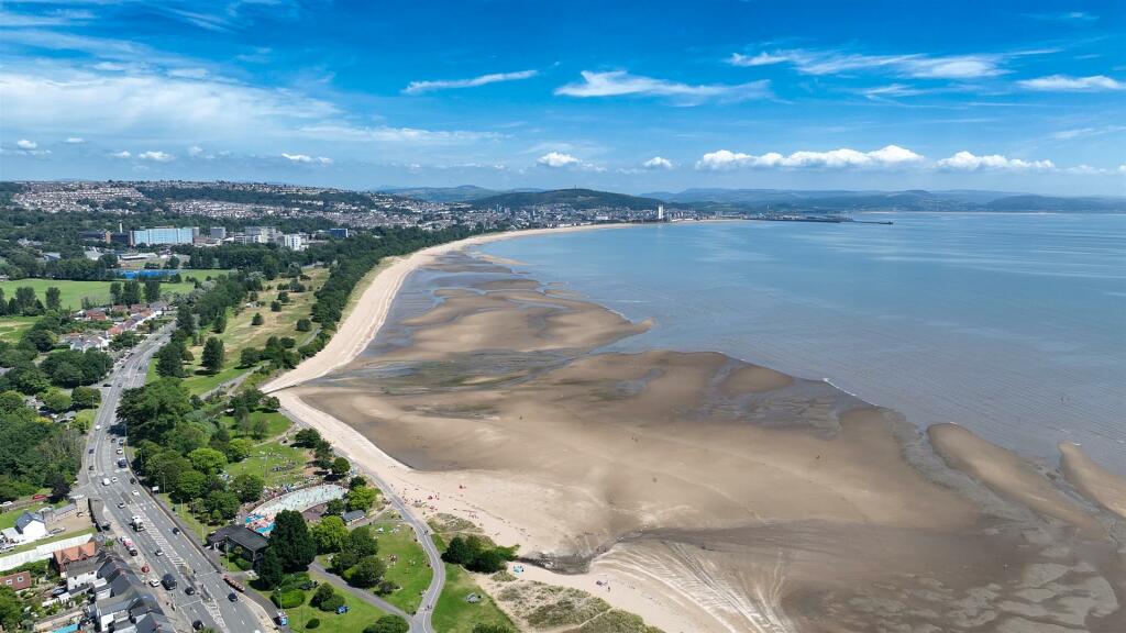 Sequence 01.00_10_56_20.Still019-2.jpg