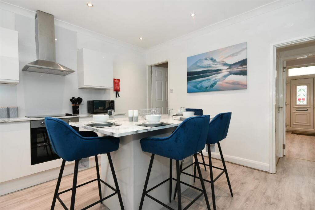24 Holme Road-14.jpg