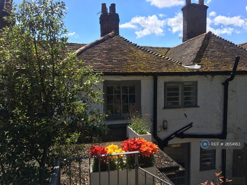 Private Access &amp; Frontage Of Cottage 
