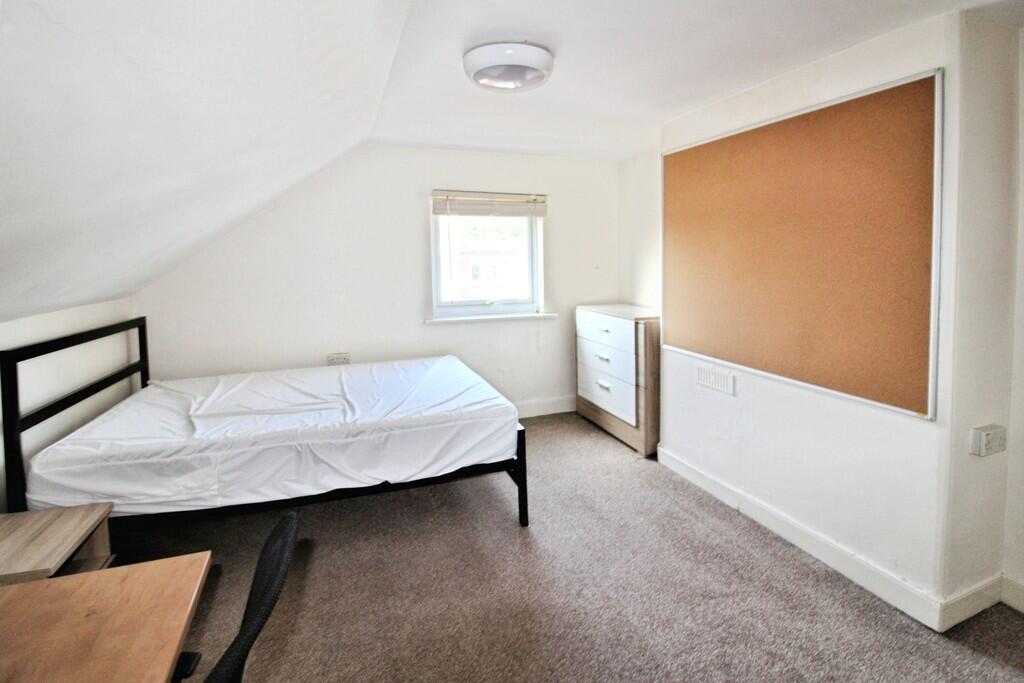 b5d145dd-Bedroom ...