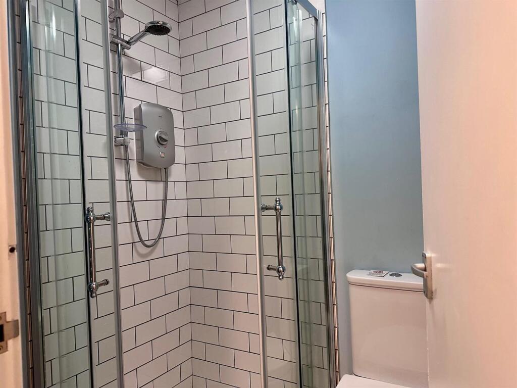 Shower Room.jpg