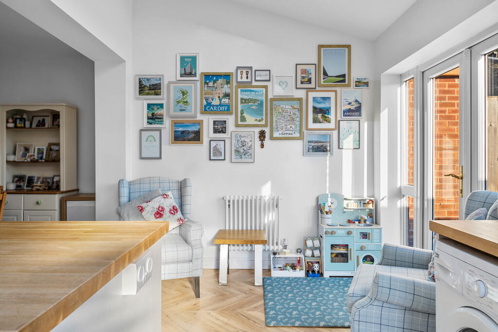 8 Tintern Avenue,...