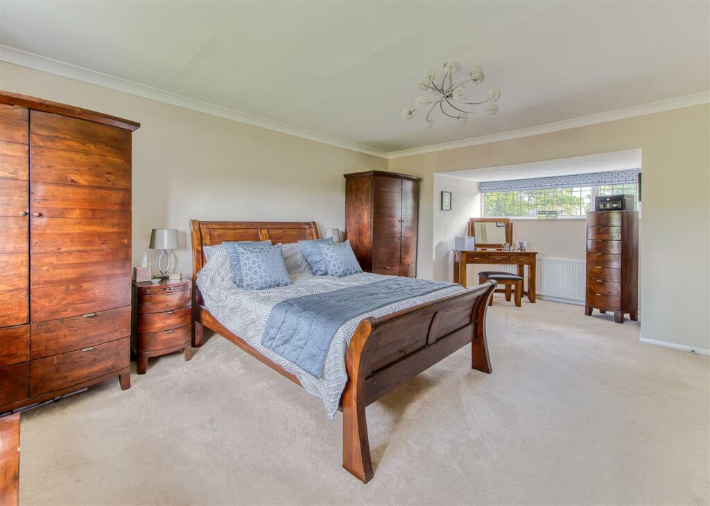 Summer Leys-bed1a.jpg