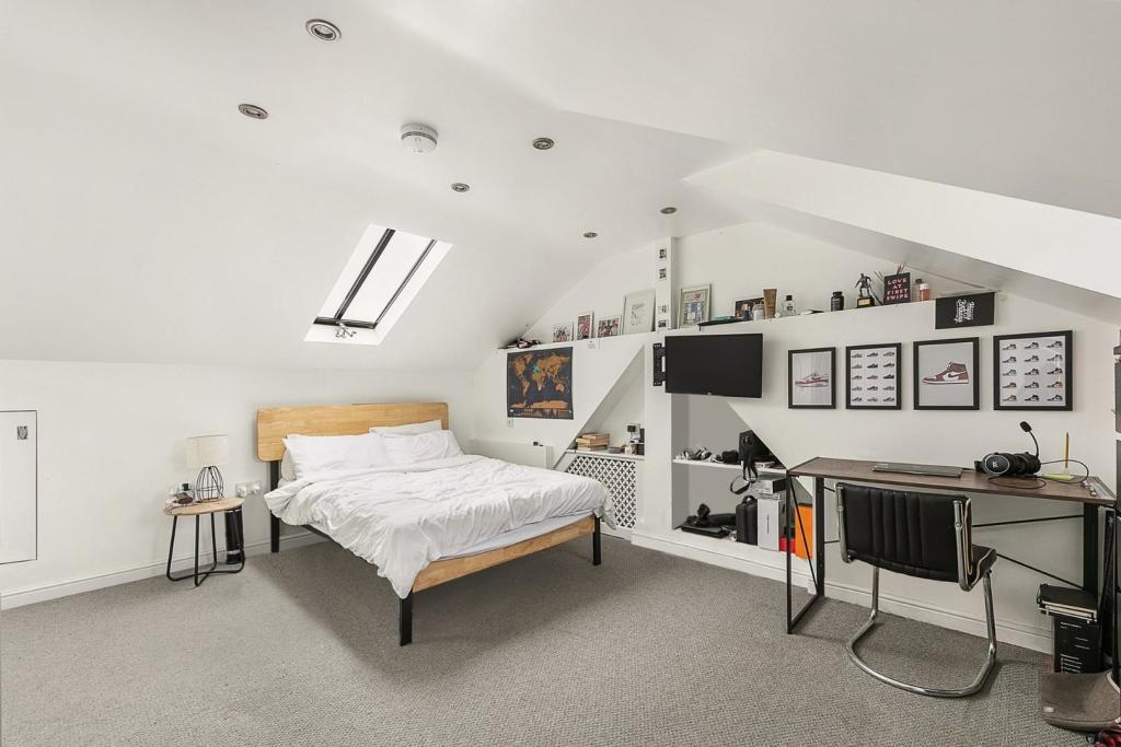 Bedroom (2).jpg