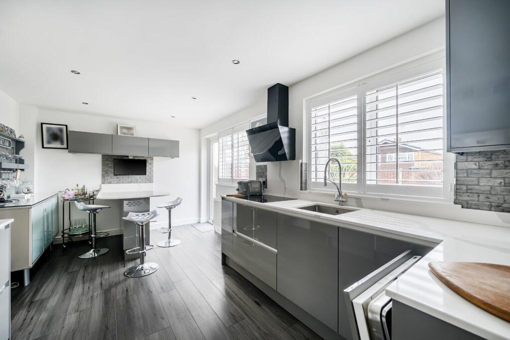 Kitchen/Dining