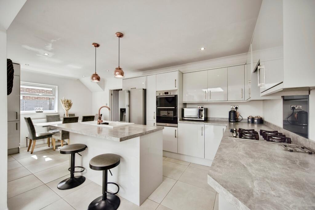 Open Plan Modern Kitchen/Diner