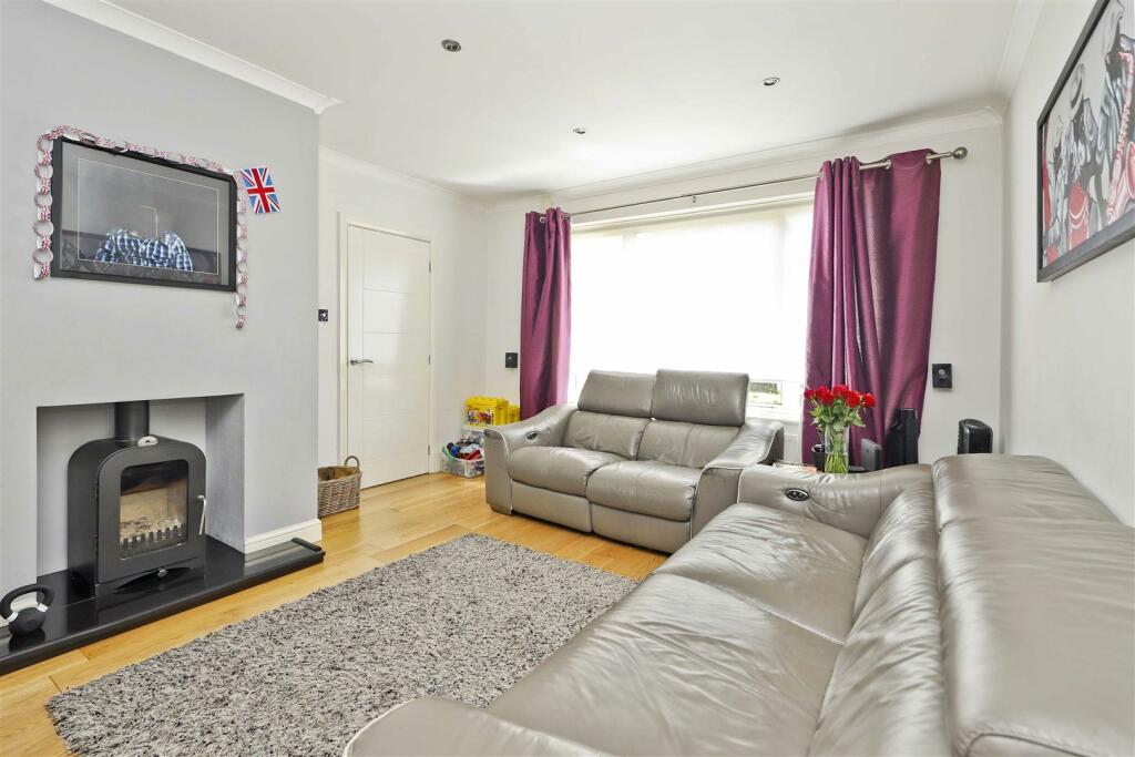 8 Milne Way (9) copy.jpg