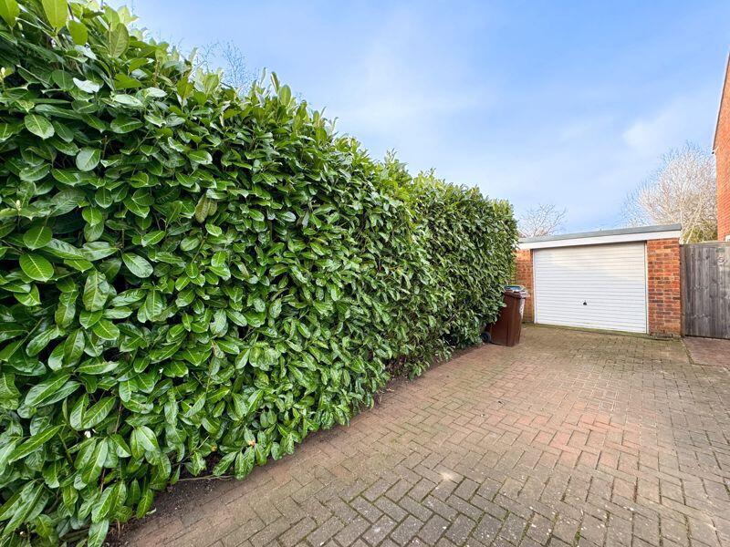 Driveway/Garage