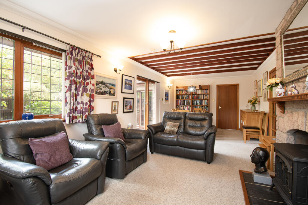 Lounge to Dining Area