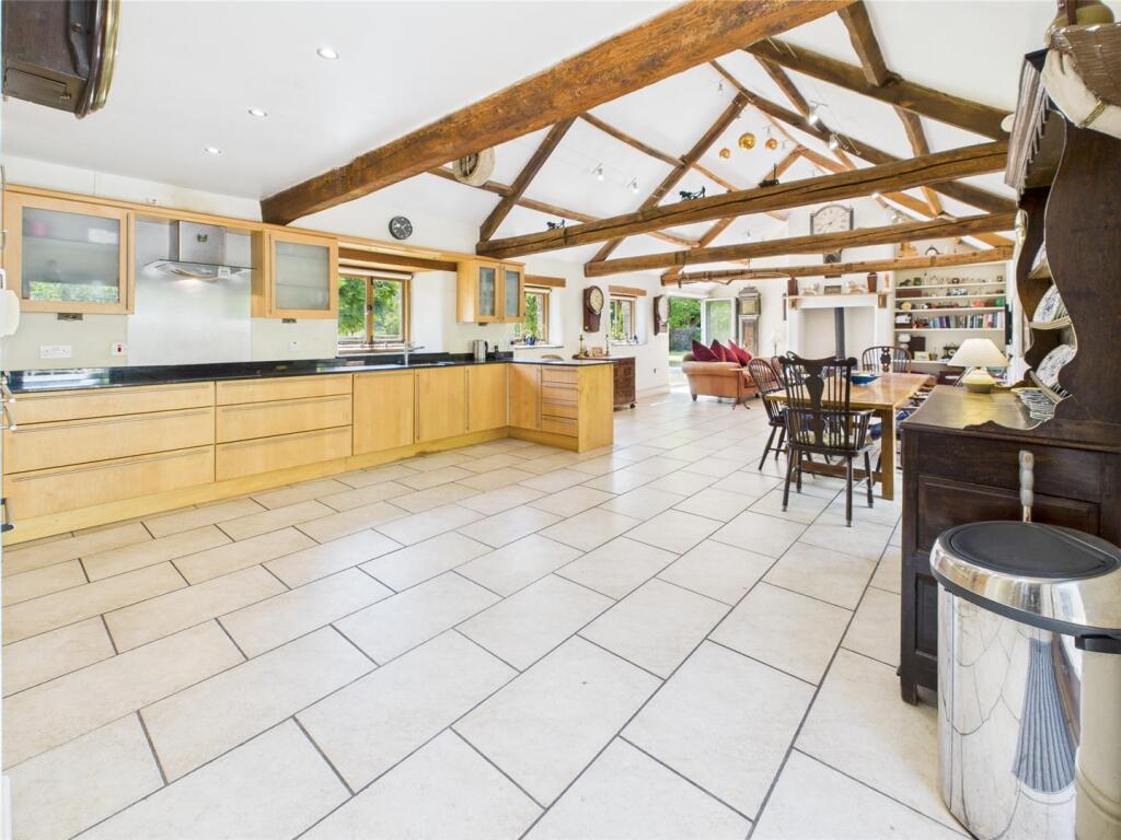 KITCHEN/FAMILY/DINING ROOM