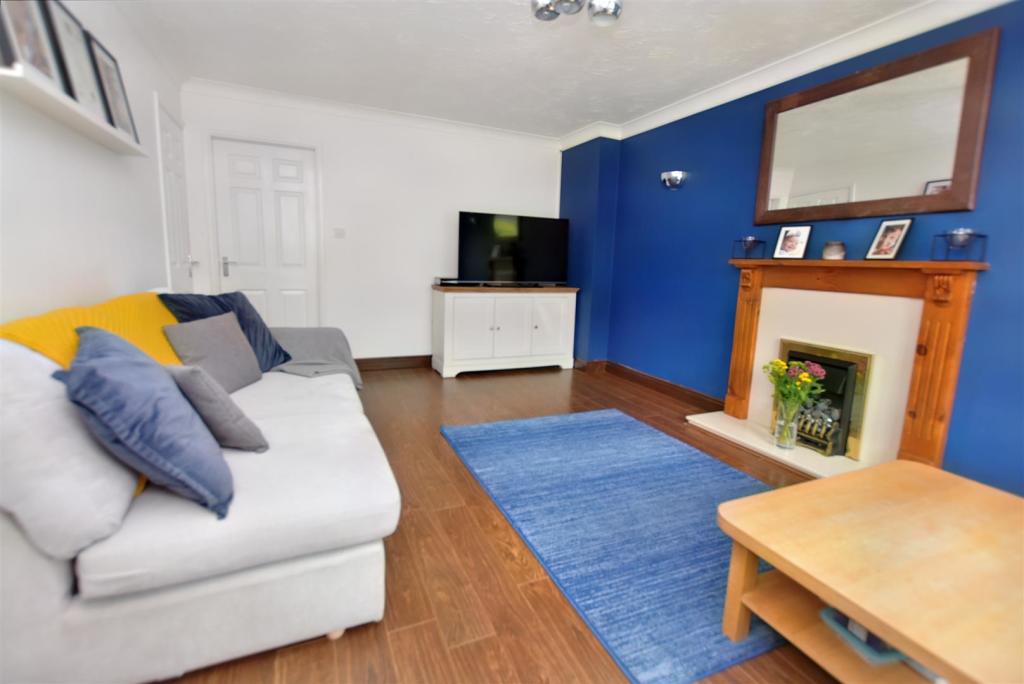 LOUNGE 1.jpg