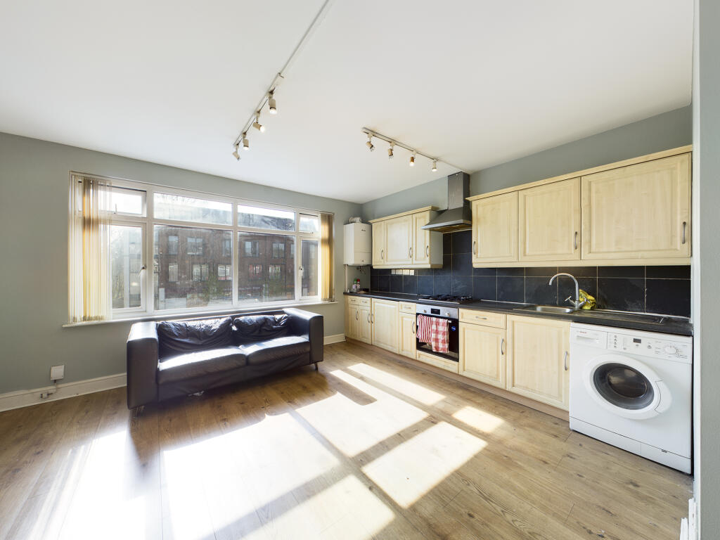 Living room/ Kitchen