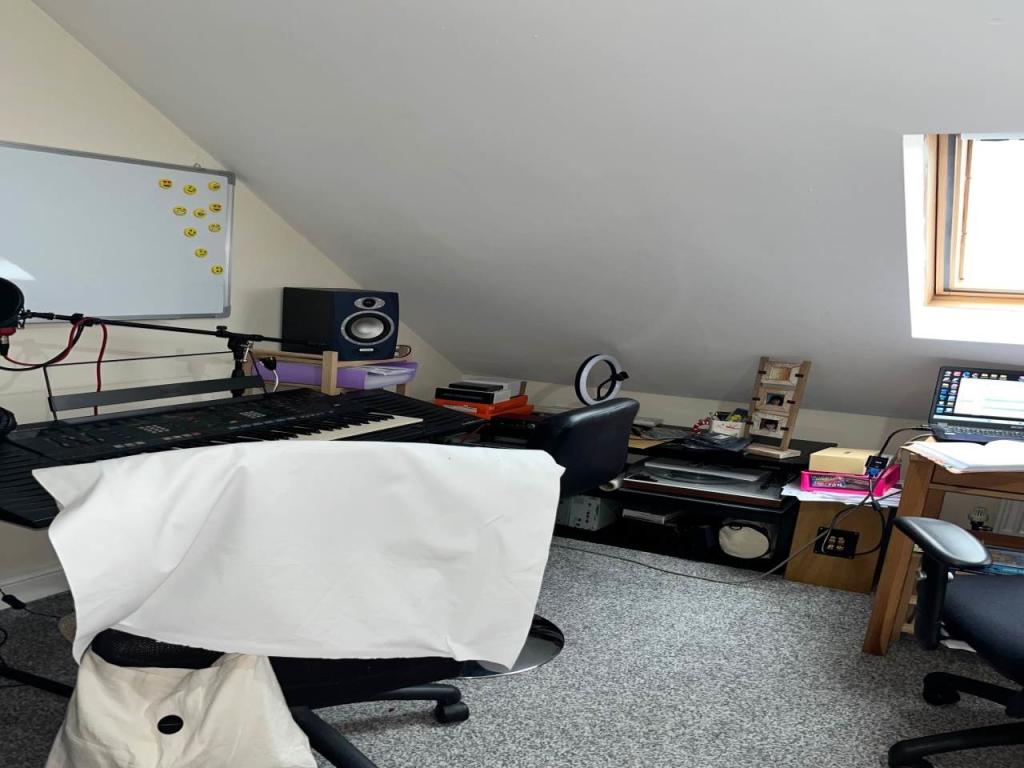 Bed 2,4