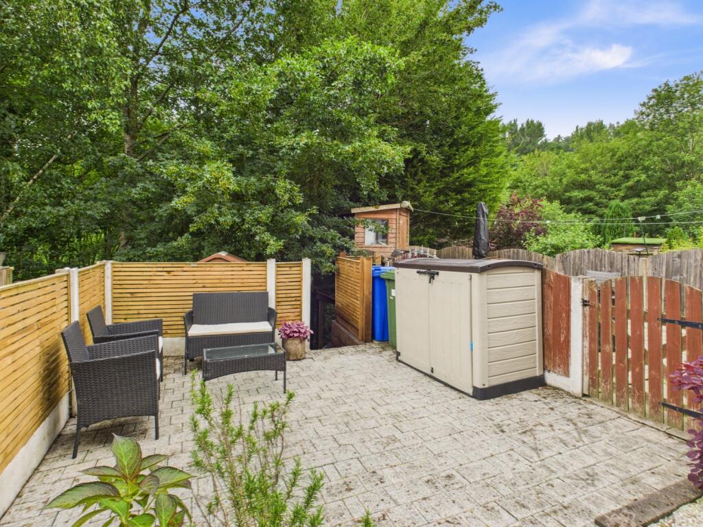 CAM03729G0-PR0080-STILL040