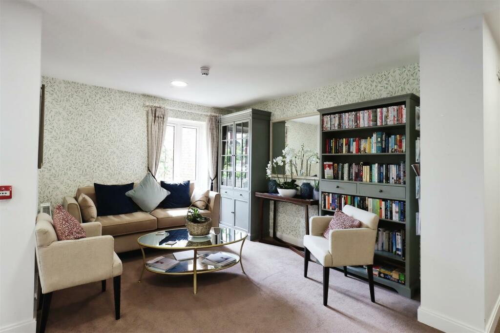 summerfield place lounge 2.jpg