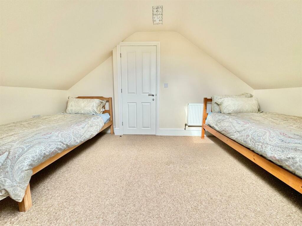 3rd floor bed5.jpg