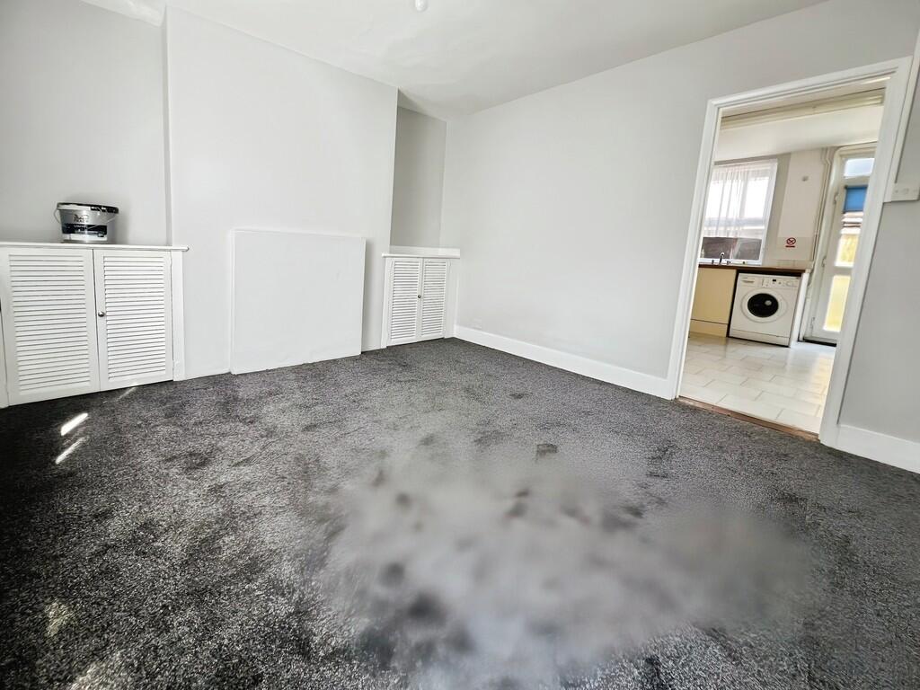 597ad18e-living 2...