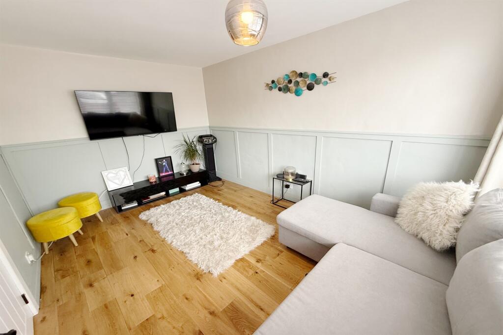 Sitting Room/Bedroom