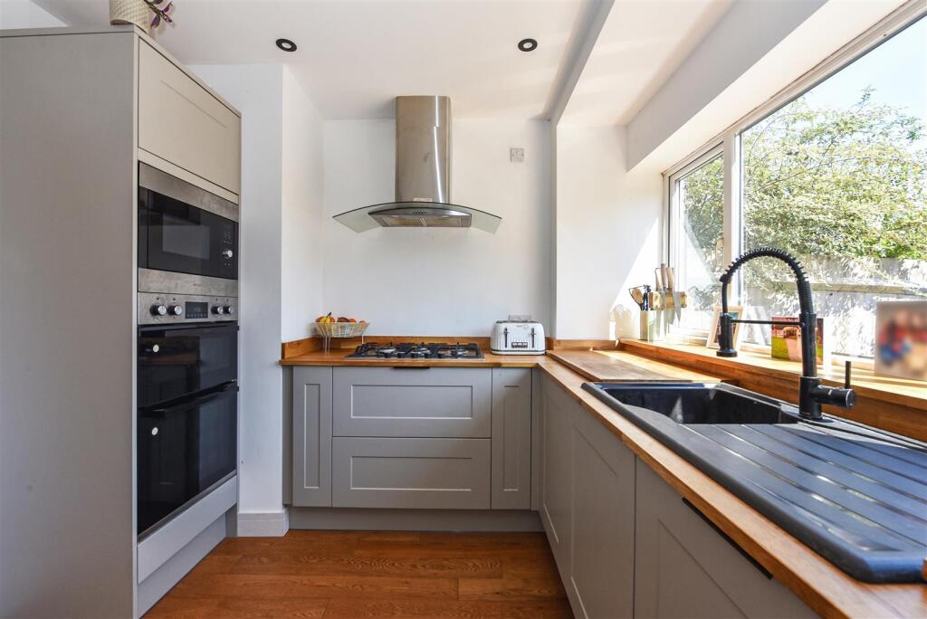 sketch_Ph13_5914294.jpg