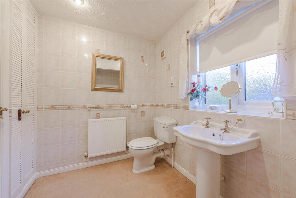 72 Main Street, Netherseal