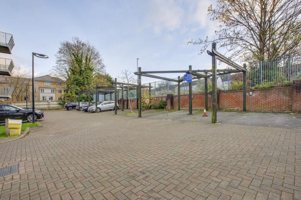 Flat 4 St Johns View, West End Road, HP11 2PW-11