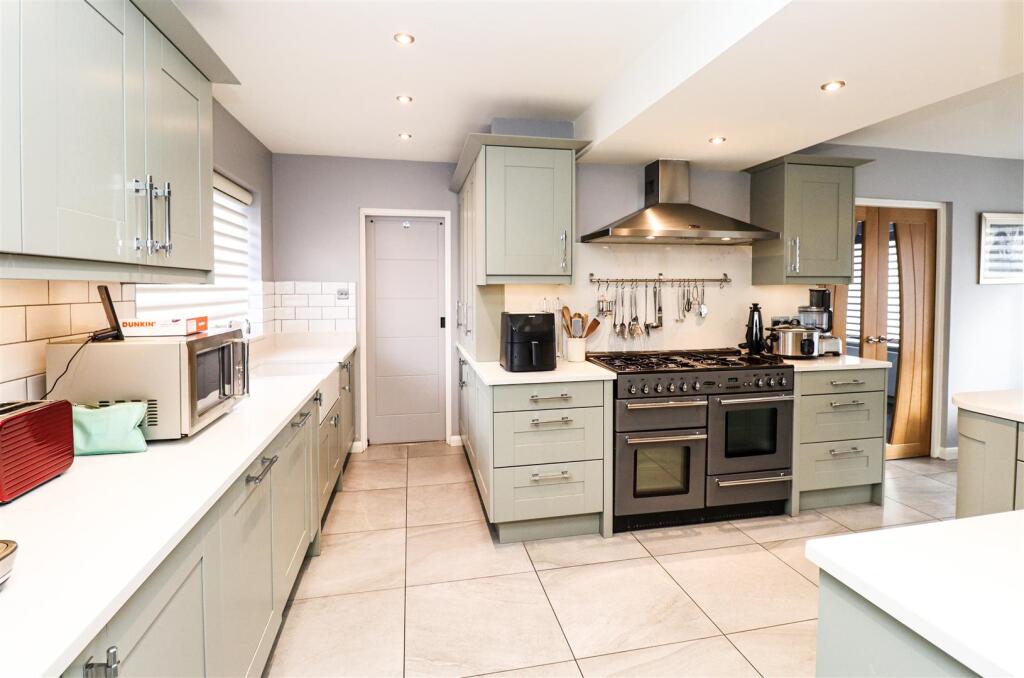Kitchen/Breakfast Room