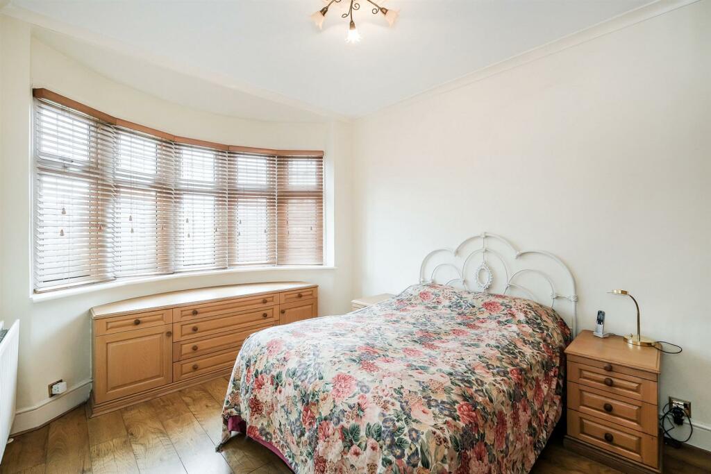 8 Burnham Road-1_web.jpg