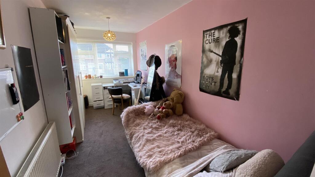 bed1.jpg