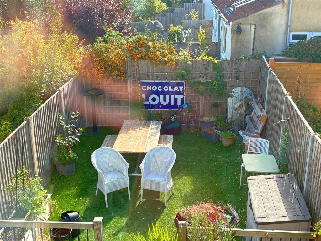 View down on garden.jpg