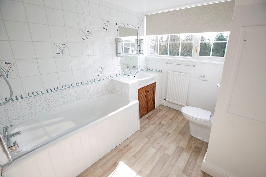 En-suite bathroom