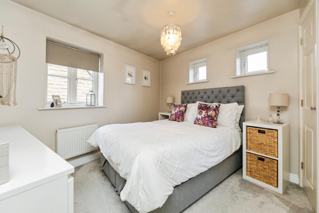 pbox-bedroom-343657.jpg
