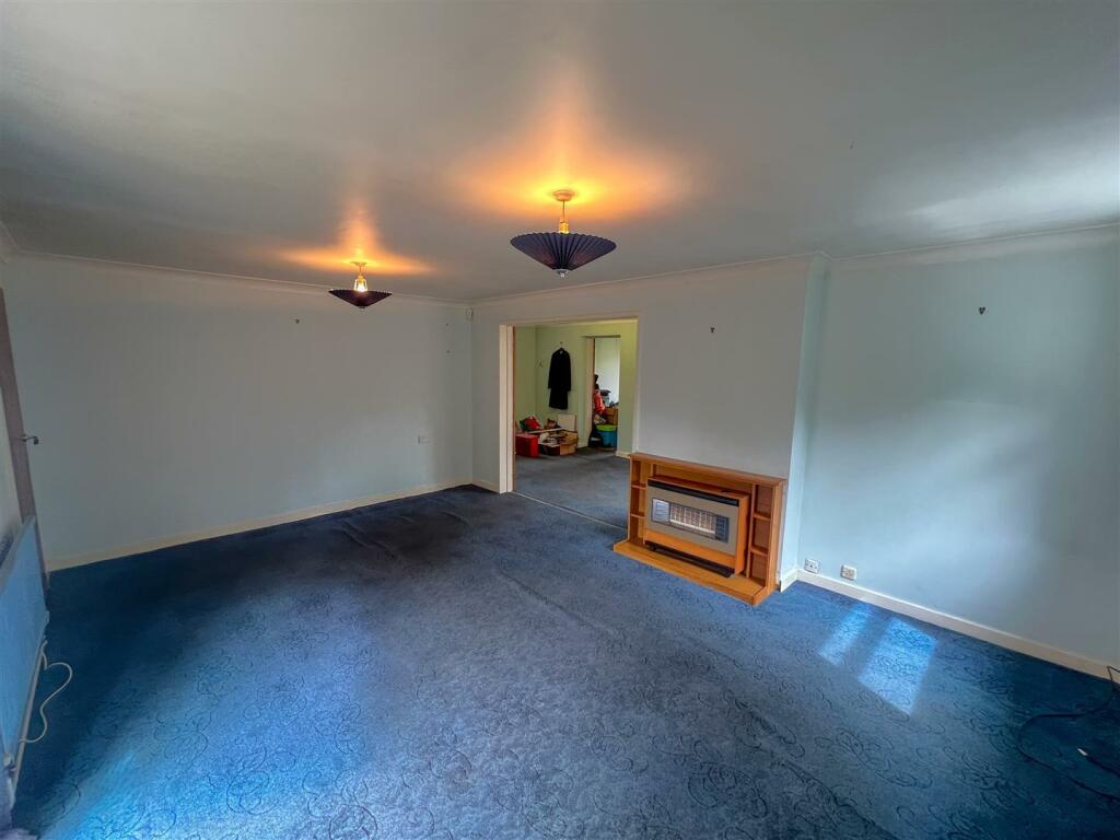 Living Room B.JPG
