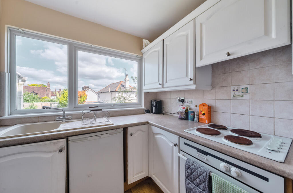 1301157-9-683dbe2...