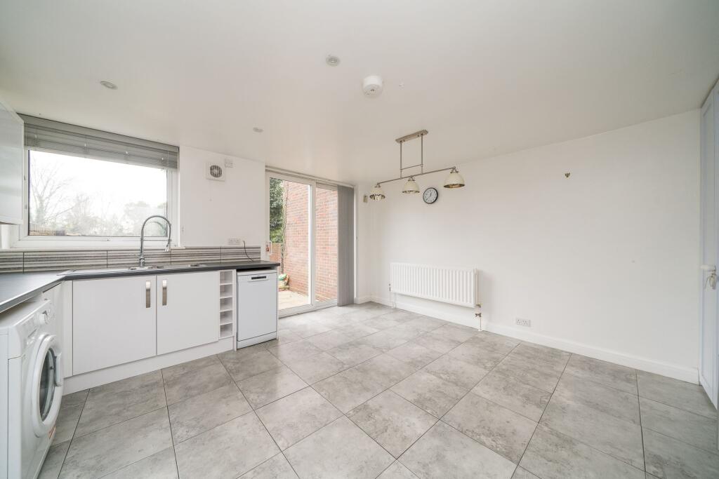 Kitchen_Dining (4)