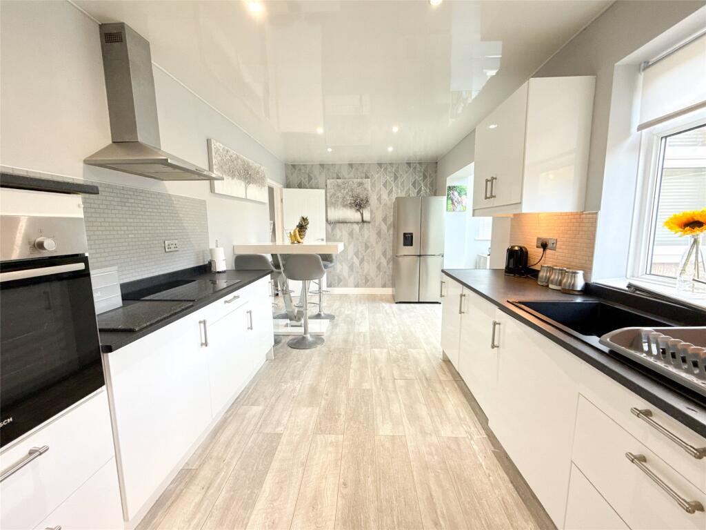 Breakfasting Kitchen