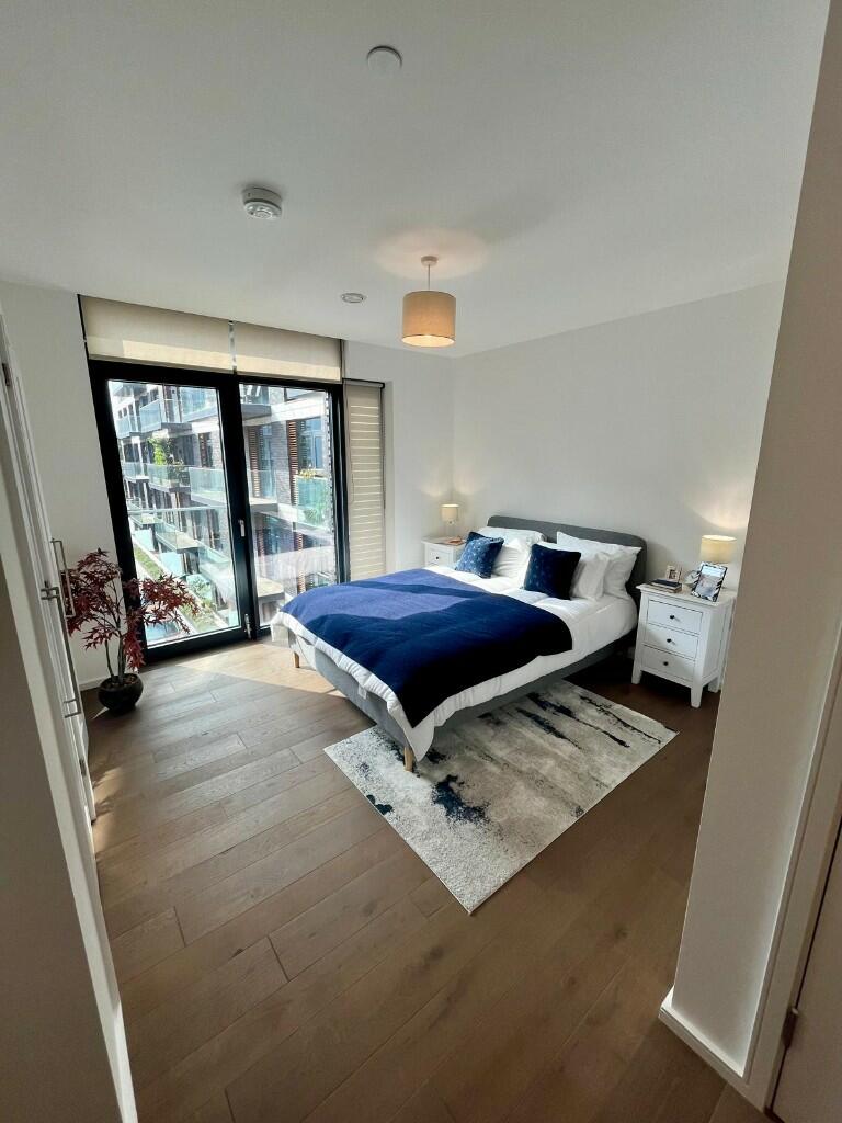 Apartment 52