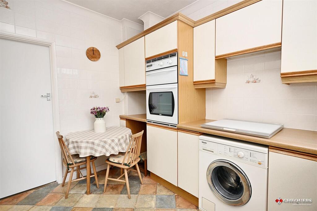 Kitchen/ Breakfast room