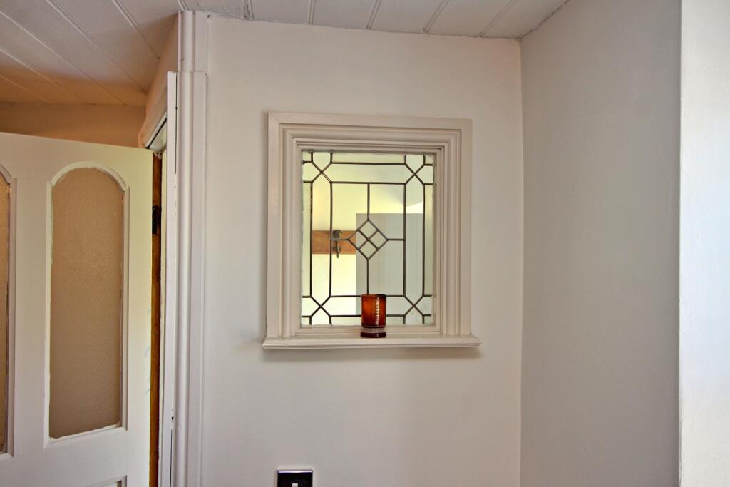 Feature Leaded Window
