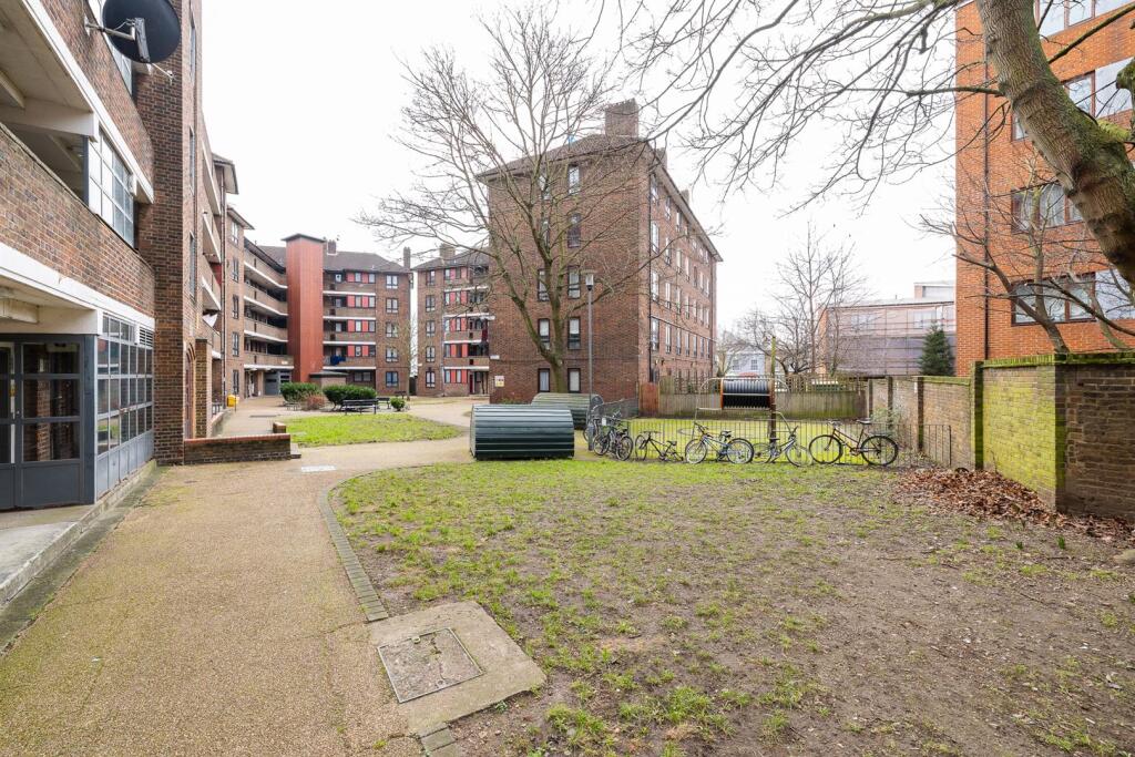 Epping House, E5