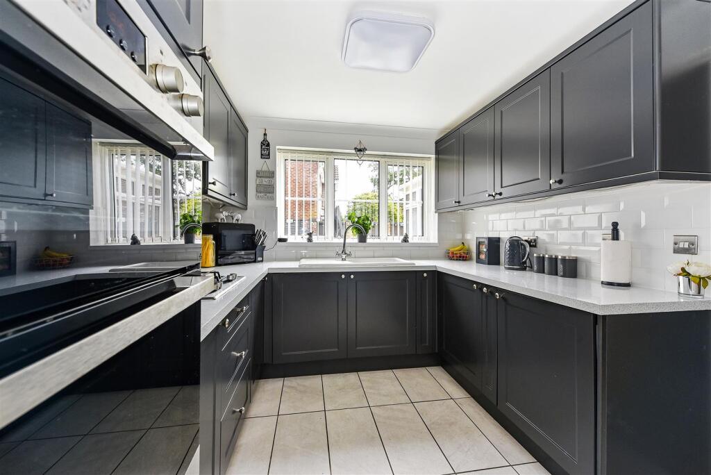 Double oven &amp; units.jpg