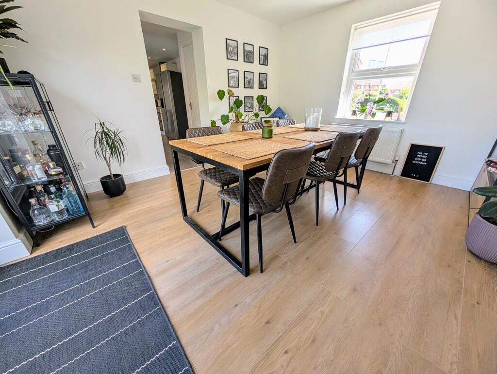 PXL_20250517_0956...