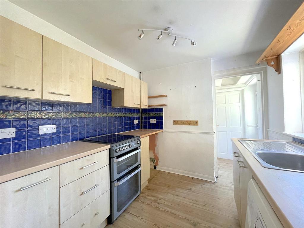 Kitchen (2).jpeg