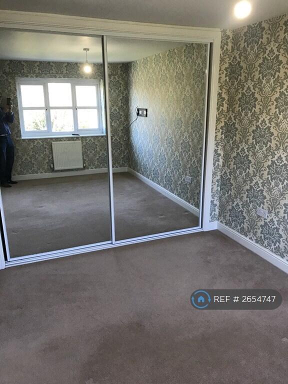 Bedroom 2 - Facing Integral Wardrobes