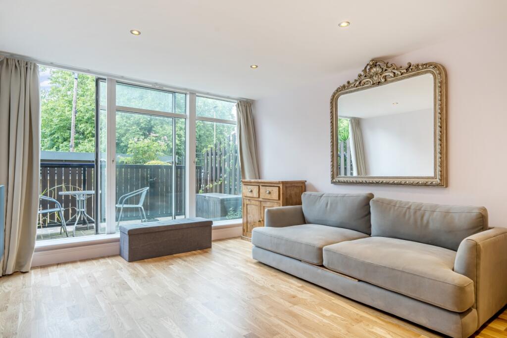 1300739-9-683ebf3...