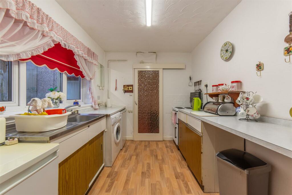 3 Lower Waun Street-10.jpg