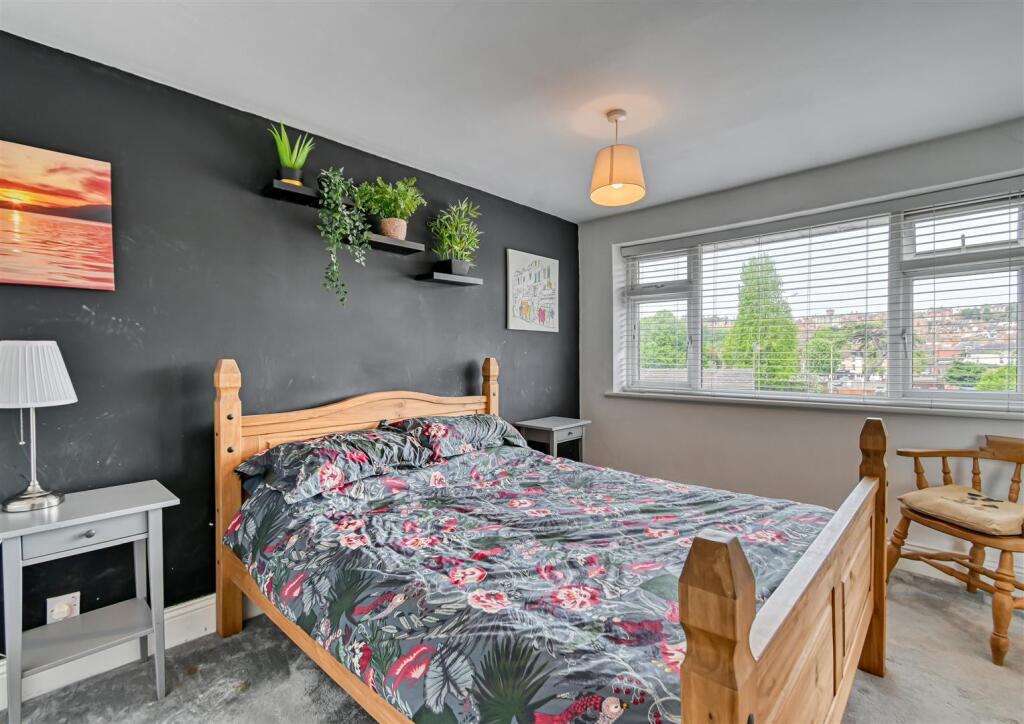 23 Cann Hall Drive-18.jpg