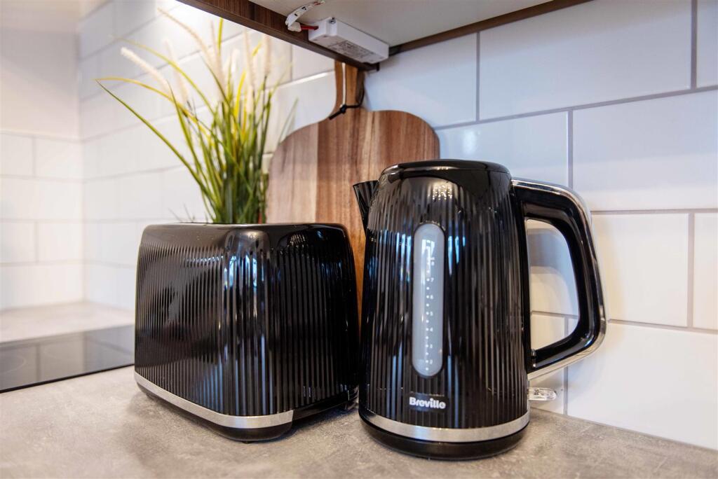 21 castle rd low-res-9.jpg