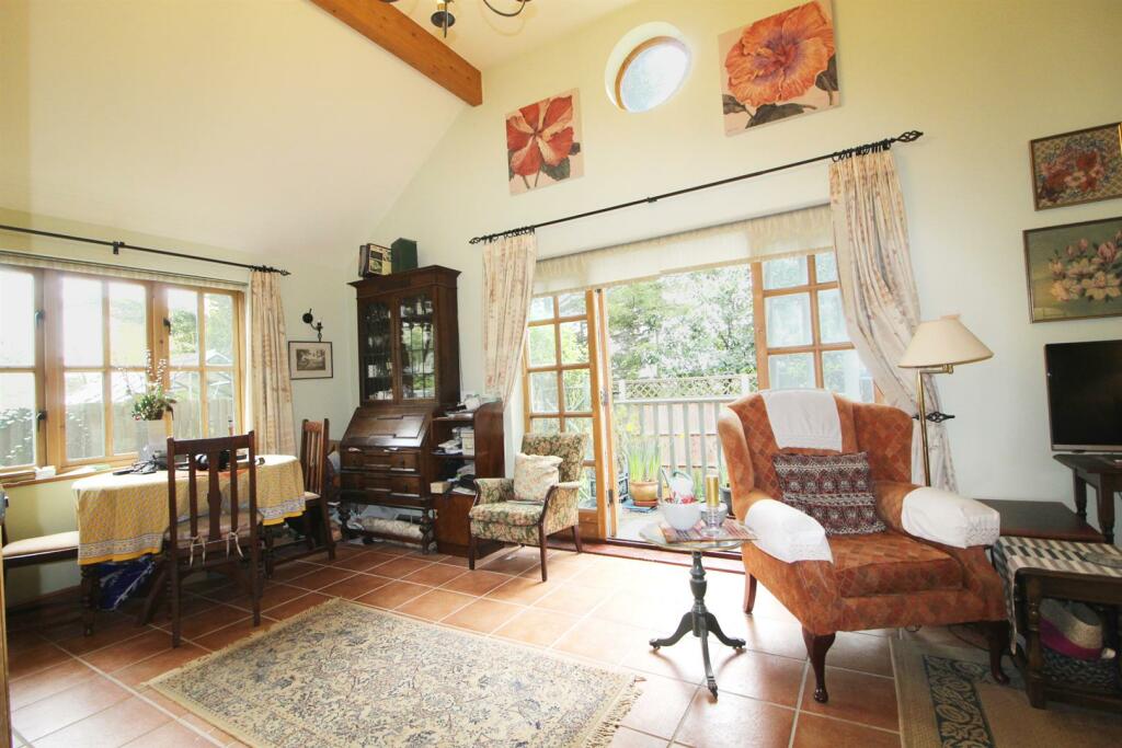 Reception room 2 edit.jpg