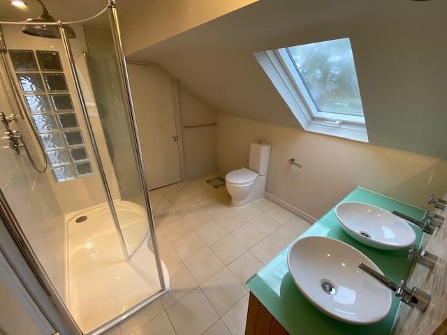 Master Ensuite